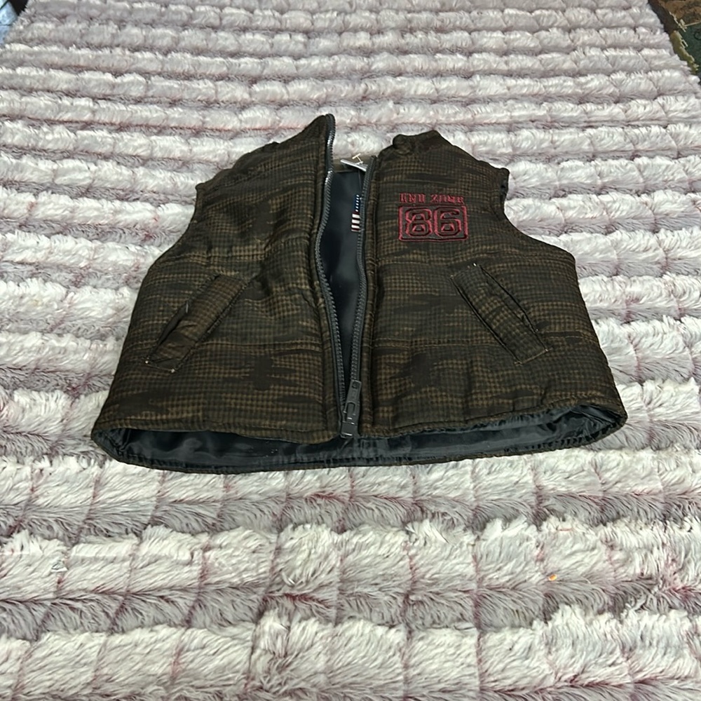 Boyz Wear warm boy vest size 2T